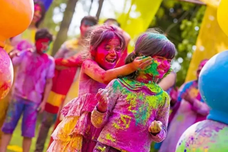 Festival Holi India Perayaan Meriah Dengan Warna-Warna Indah (2024)